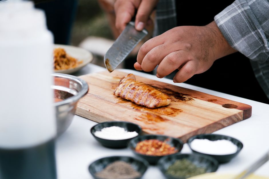 chicken liver preparation cutting