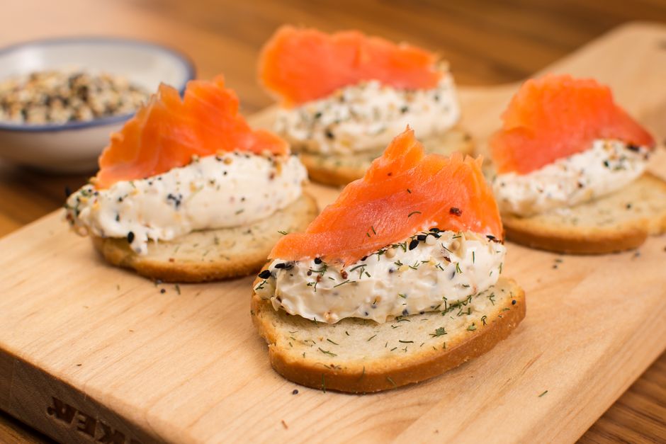 smoked salmon cream cheese appetizer plate